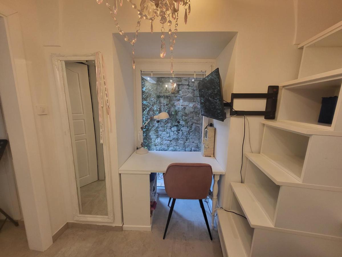 Vintage Apartment In The City Centre Old Town ليوبليانا المظهر الخارجي الصورة